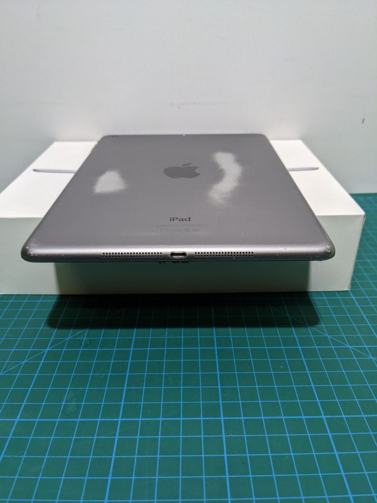 Планшет Apple Ipad Air A1474 16GB Gray (22)