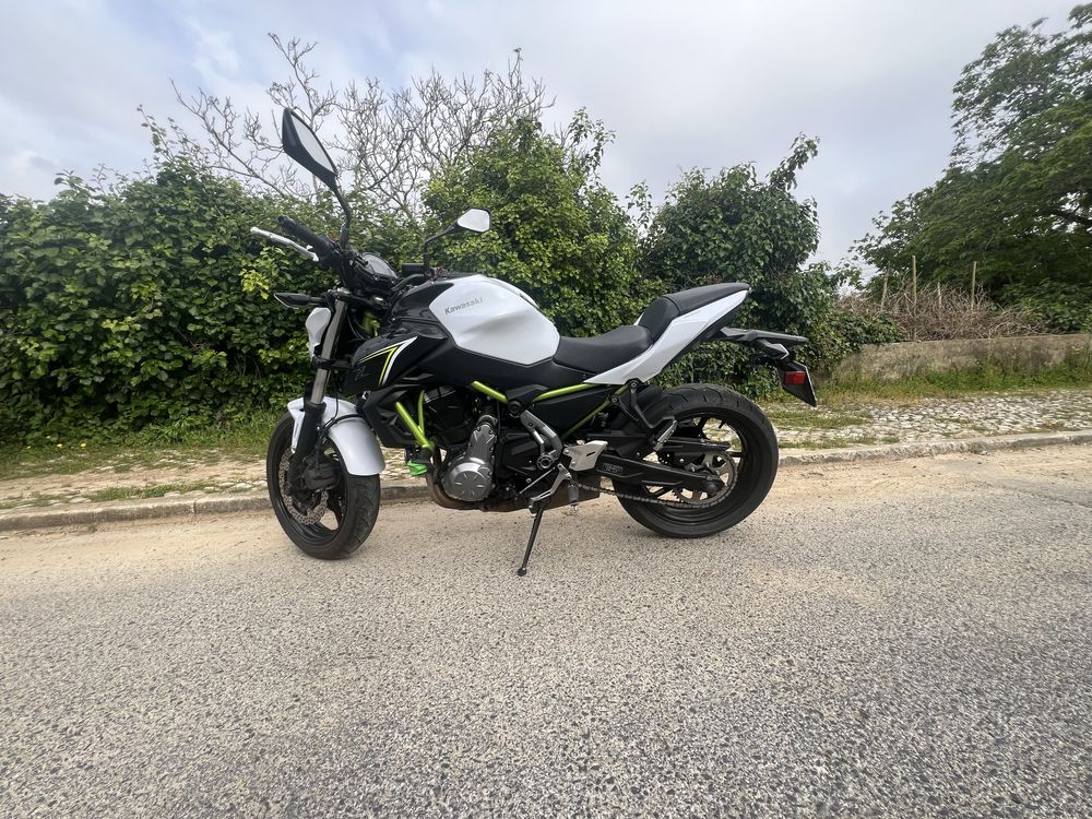 Kawasaki z650  como nova