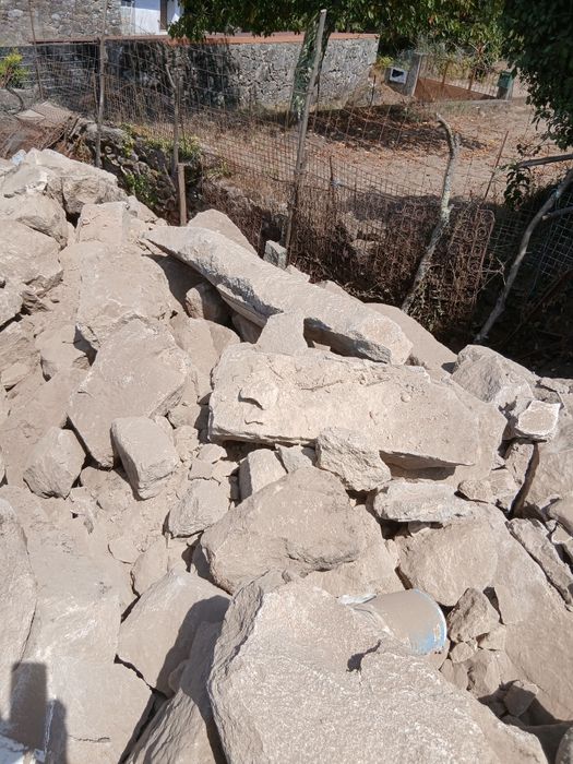 Pedra com mais de 100 anos