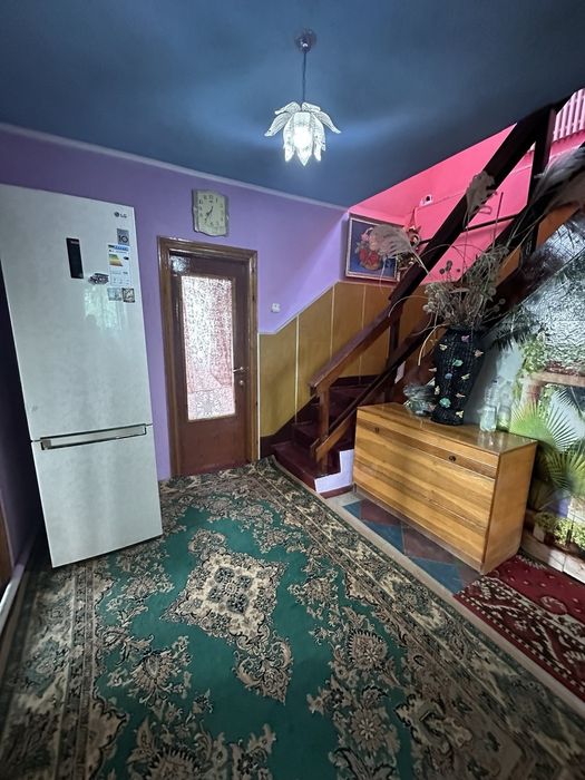 Здається 2-х поверховый Будинок