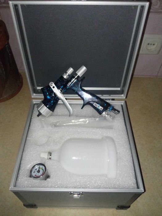 Продам краскопульт SOLA 1988 з дюзою 1.3 мм в кейсі.