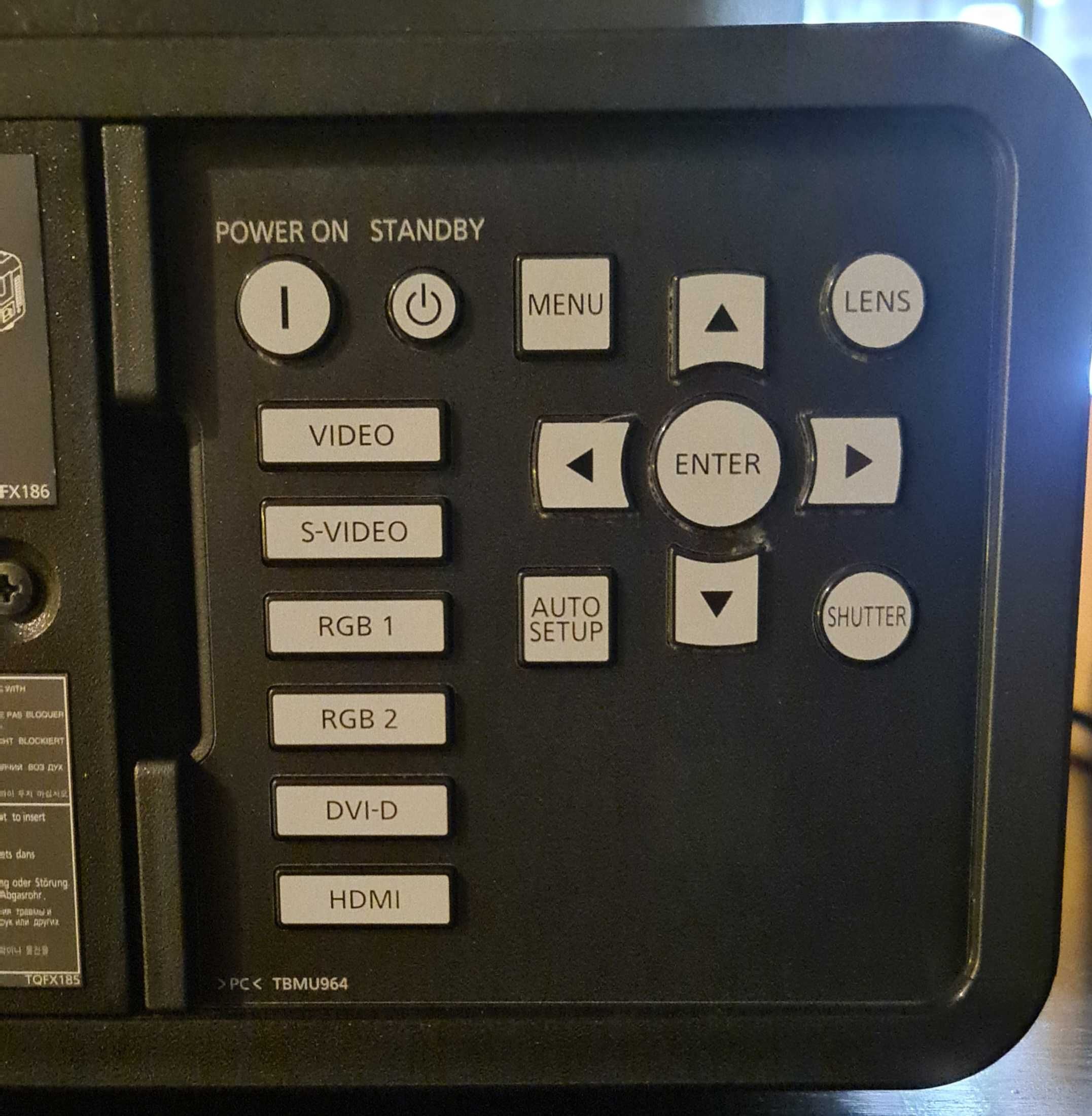Projector Panasonic PT-DZ770ELK + 2 lentes