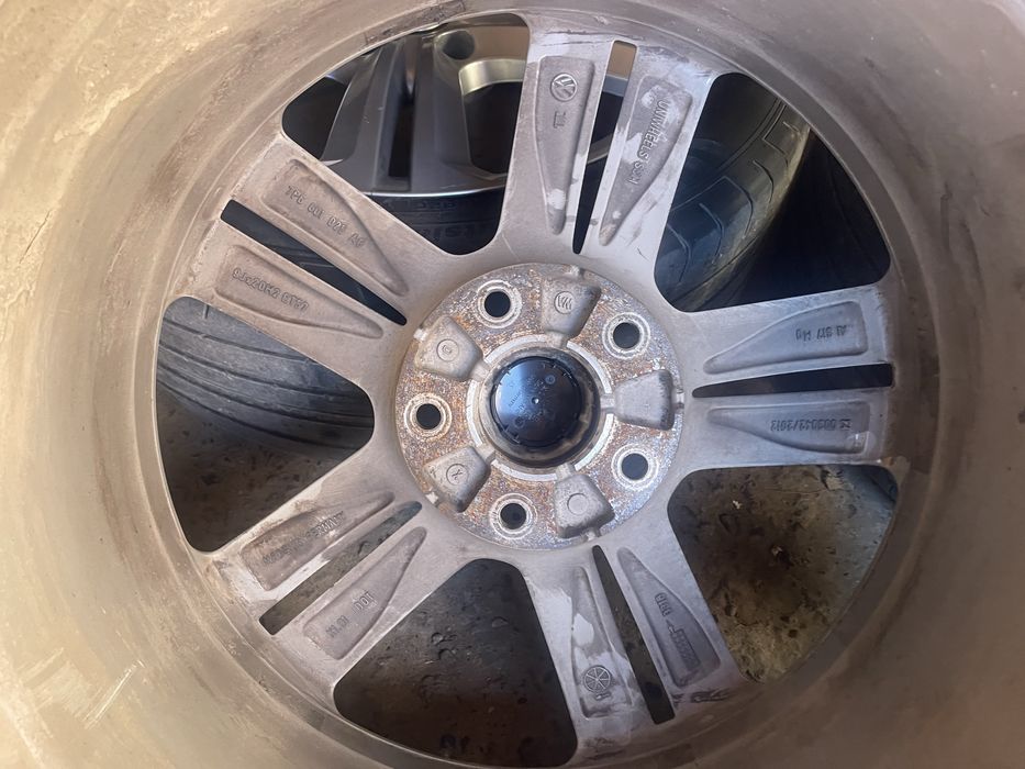 Продам диски на Таурег 5/130 r20