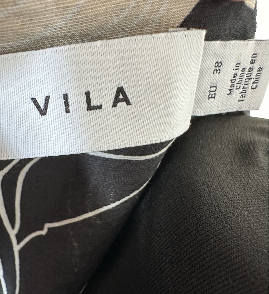 Czarna wiskozowa kwiatowa sukienka na krótki rękaw oversize 38 M Vila