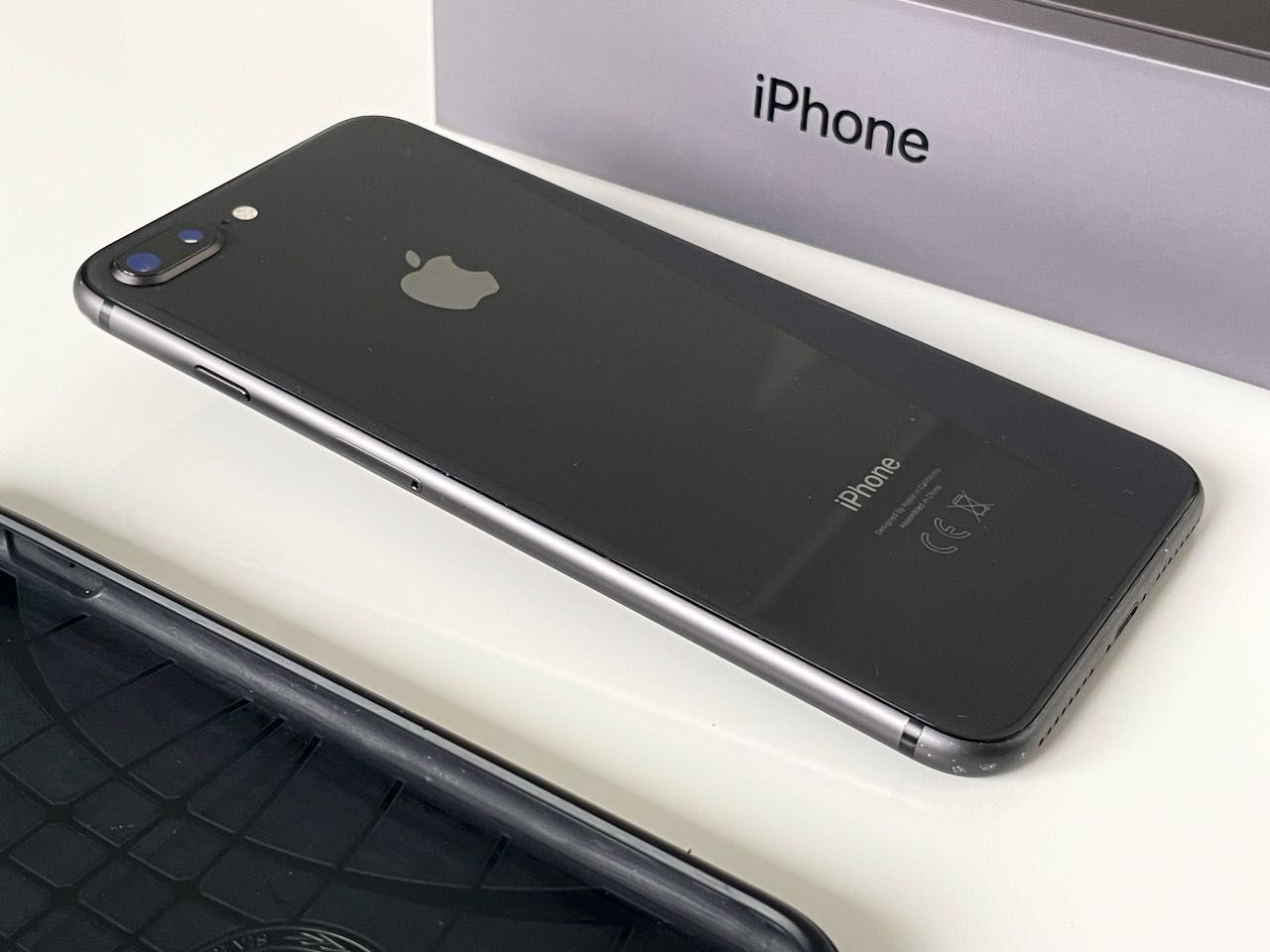 iPhone 8 Plus (duży) 1-szy właściciel, stan bdb, nigdy nie naprawiany!