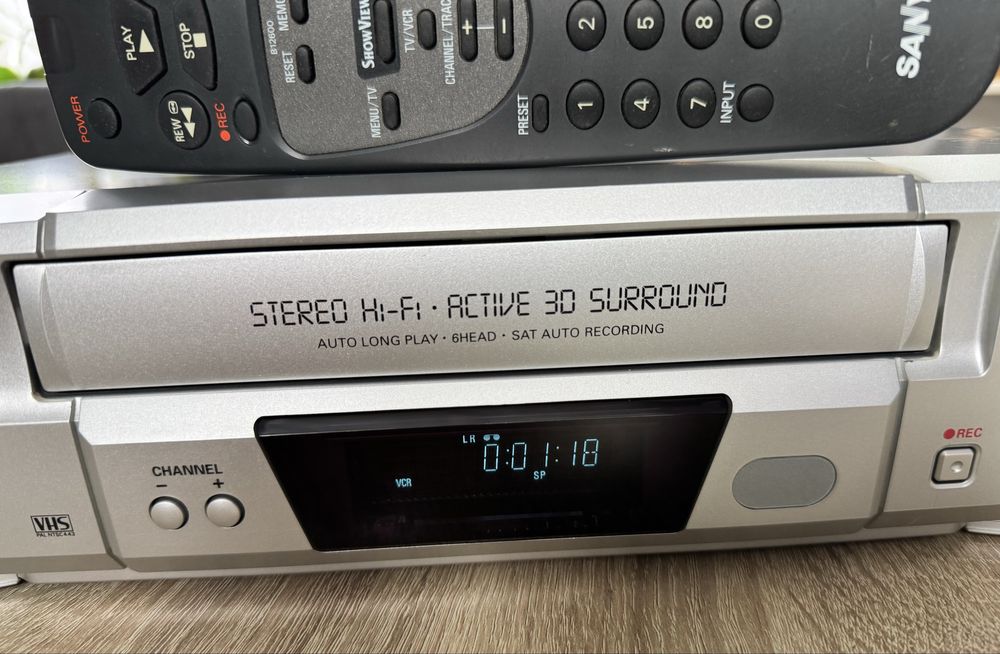 Universum VR2715A #Magnetowid VHS #6 HD #Hi-Fi Stereo #DAT #Pilot