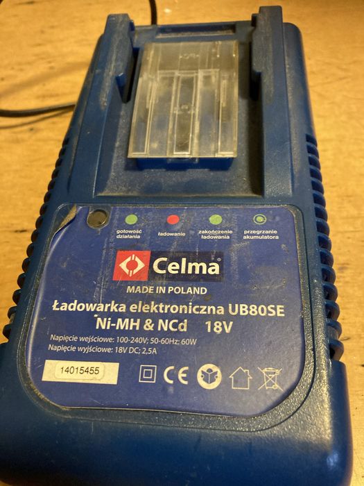 Ładowarka celma .