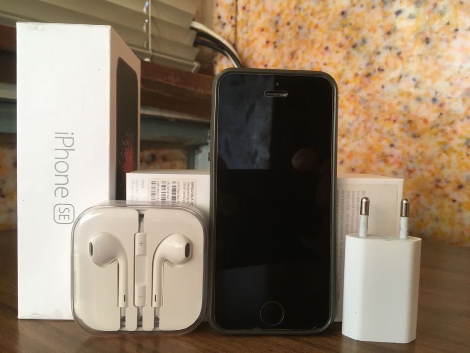 Айфон SE в идеальном состоянии