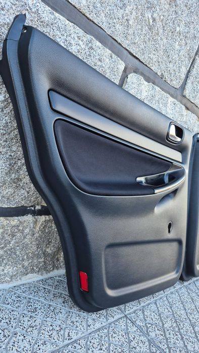 AUDI A4 B5(8D)-Quartelas Portas PRETAS ESTOFADAS NOVO-EXCELENTE ESTADO