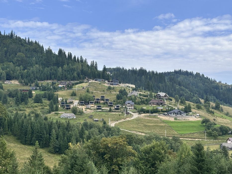 Земельні ділянки в Дземброні