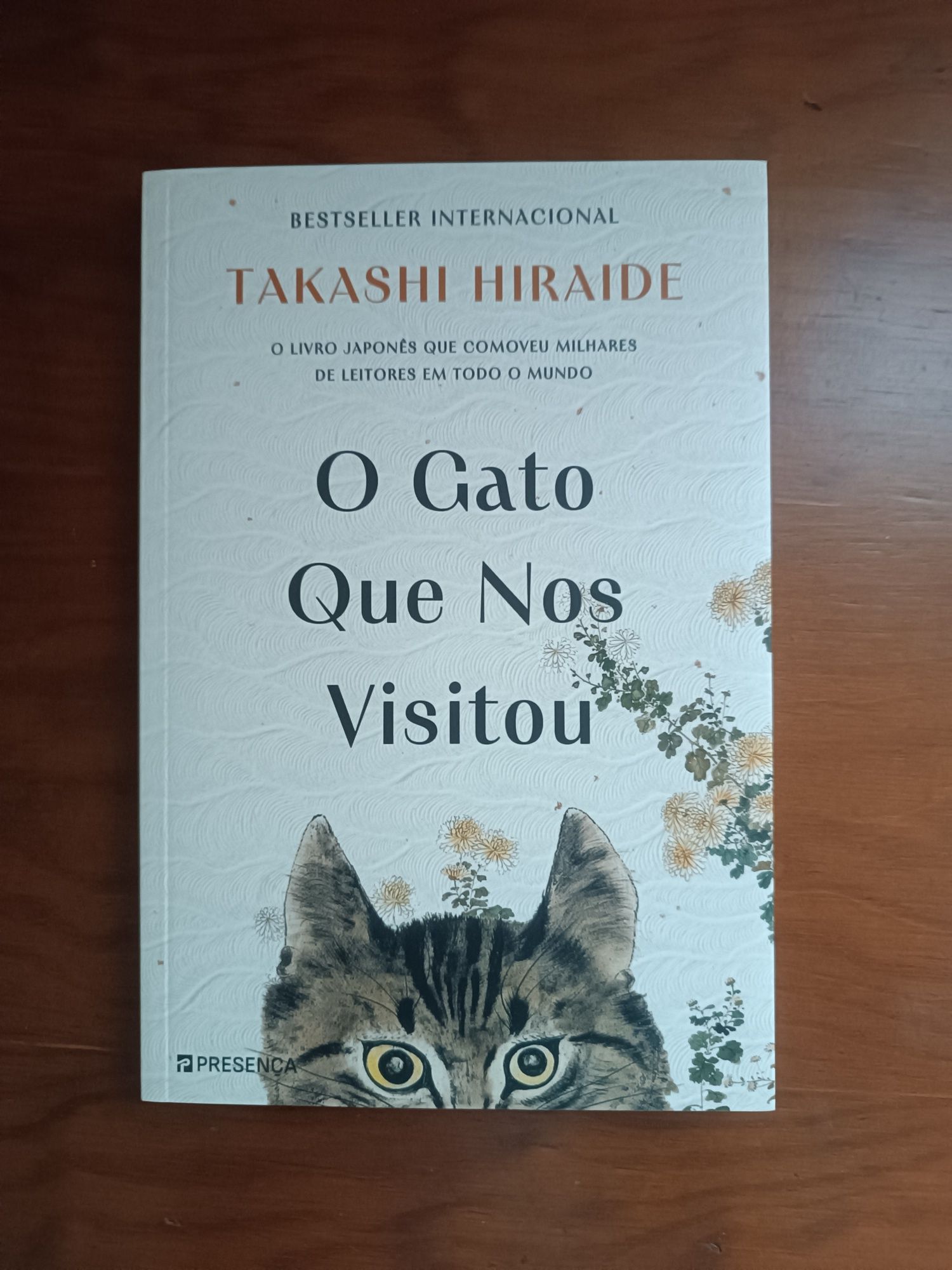 Livro: "O gato que nos visitou"  de Takashi Hiraide
