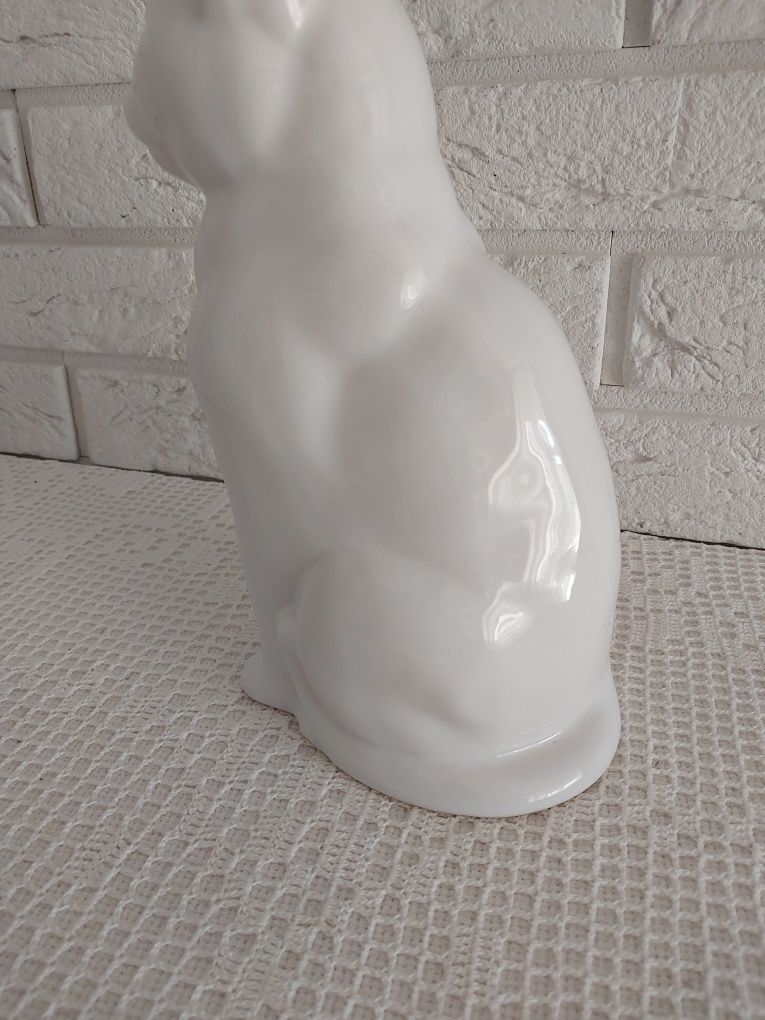 Kot ceramiczna figurka.