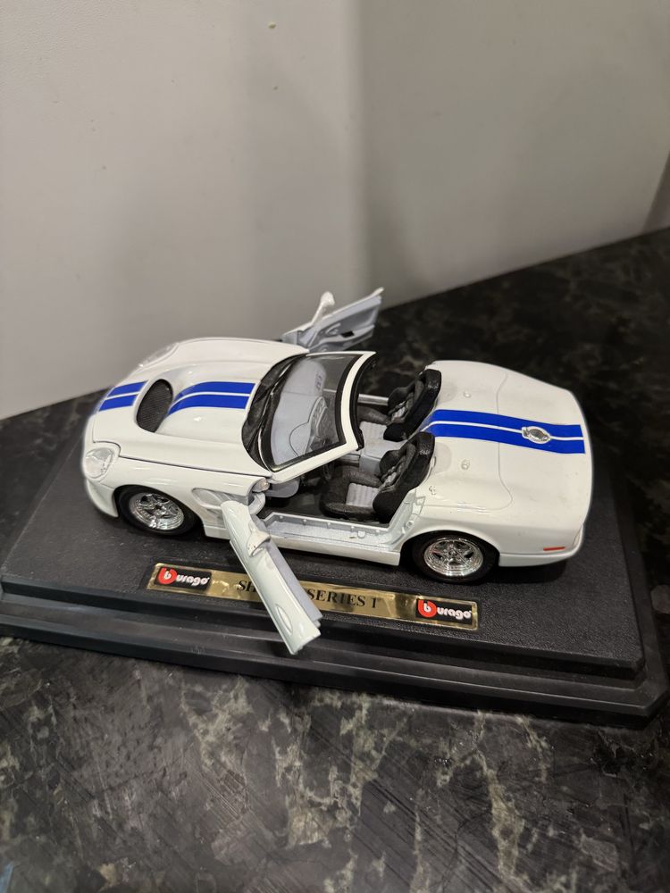 Коллекционные модели автомобилей Bburago 1:24
