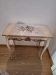 Mesa pintada à mão
