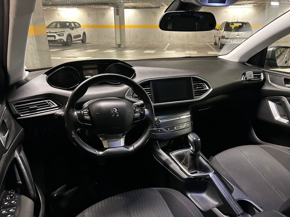 Peugeot 308 1.2 e-THP Active | Livro de Revisoes completo