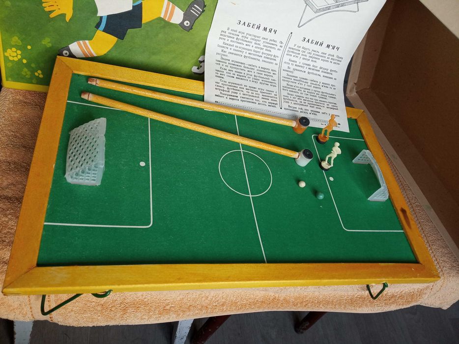 Недорого! Футбол настольный «Забей мяч» 1981г, на магнитах