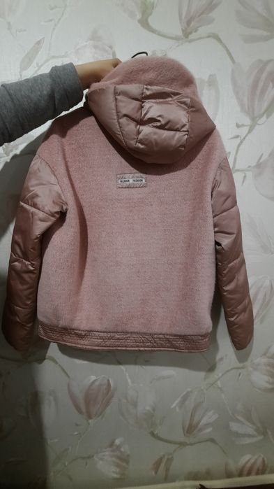 Продам куртку жіночу