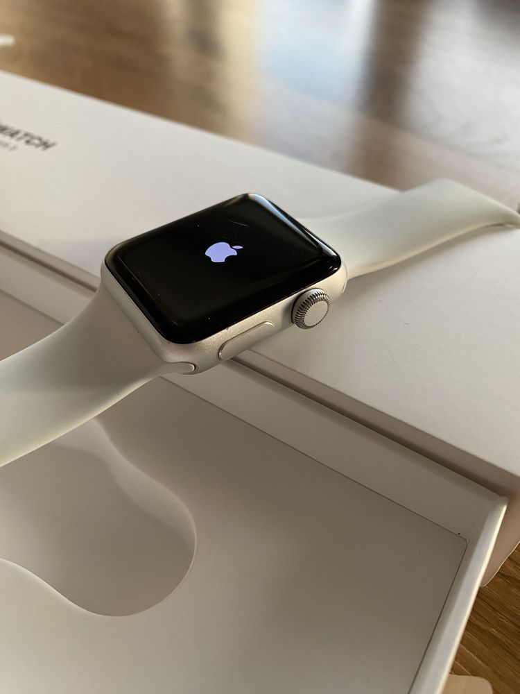 Zegarek apple watch series 3 38mm srebrny