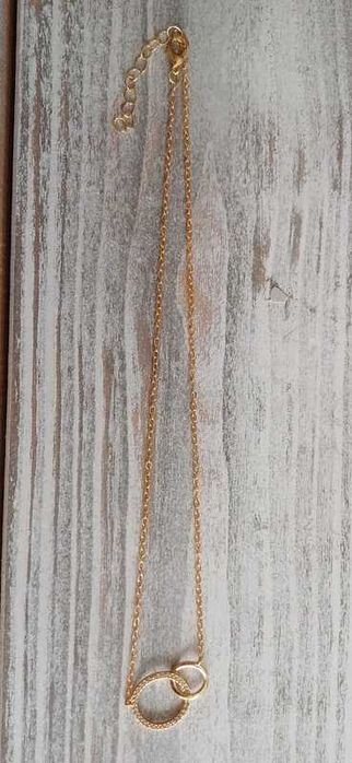 Nowy wisiorek w kolorze złotym z kołami, celebrytka