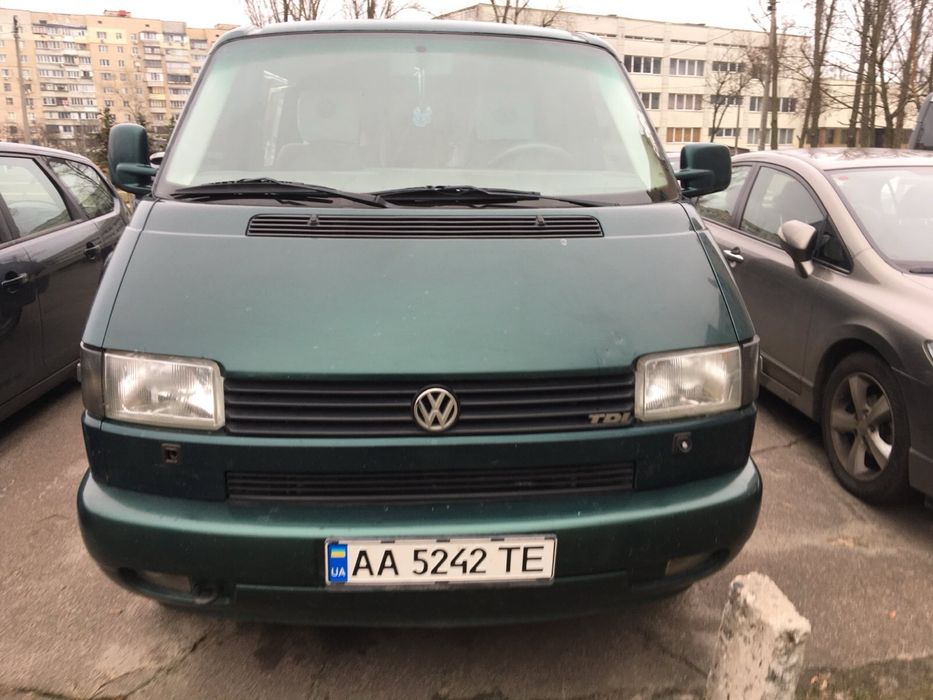 Автомобиль фольсваген Т-4