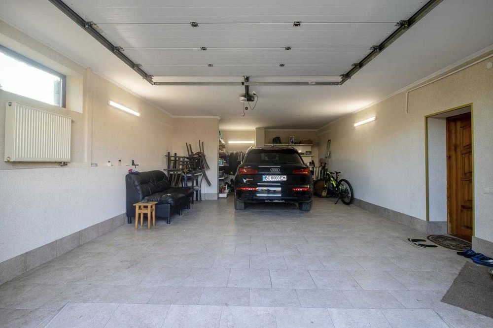 Продаж розкішного будинку, Винники