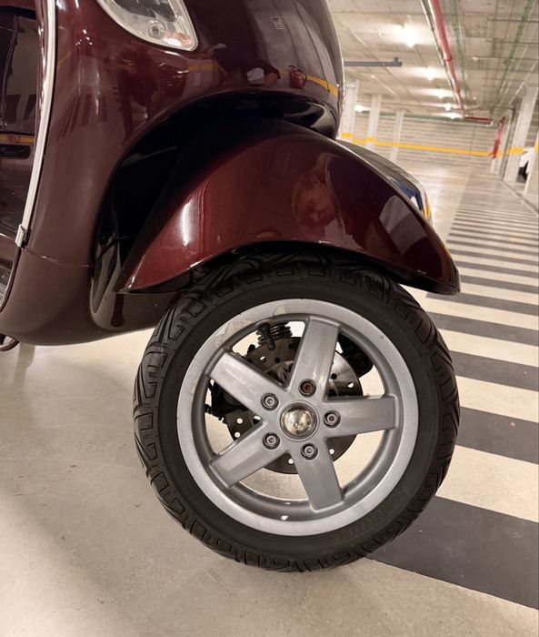 Vespa LXV 125 I.E – Edição Especial “Vie della Moda” | Ano 2011