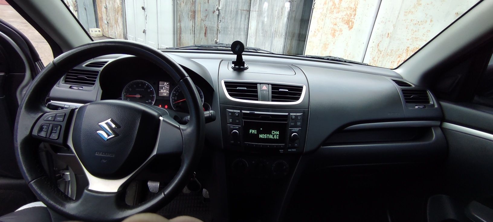 Продам авто Suzuki swift 2011 р .