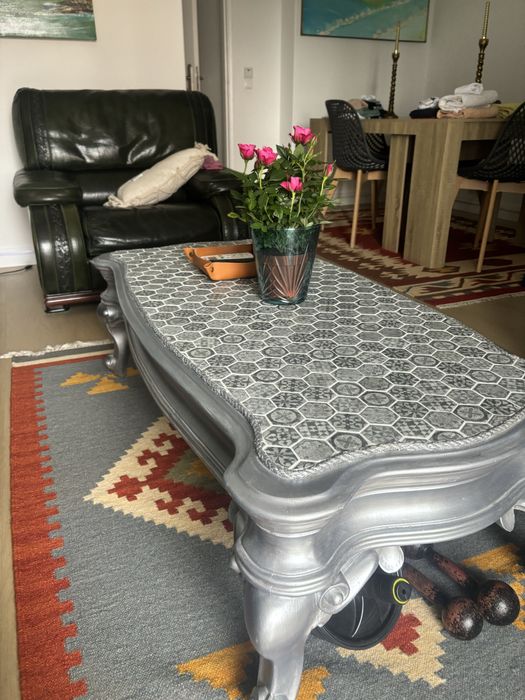 Mesa de madeira feita a mao