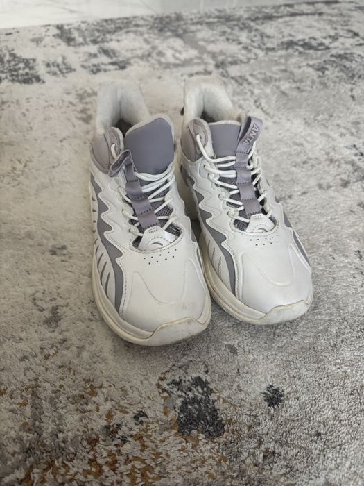 Жіночі зимові кросівки 36 розміру