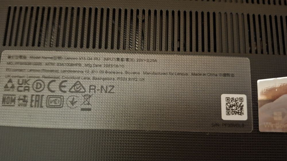 Lenovo v15 g4 iru type 83A1 na gwarancji +etui