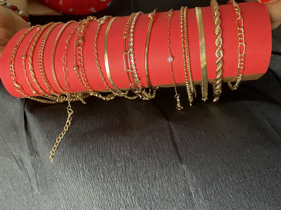 Vendo pulseiras  para mulher