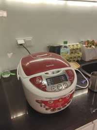 Multicooker tefal prawie nowy