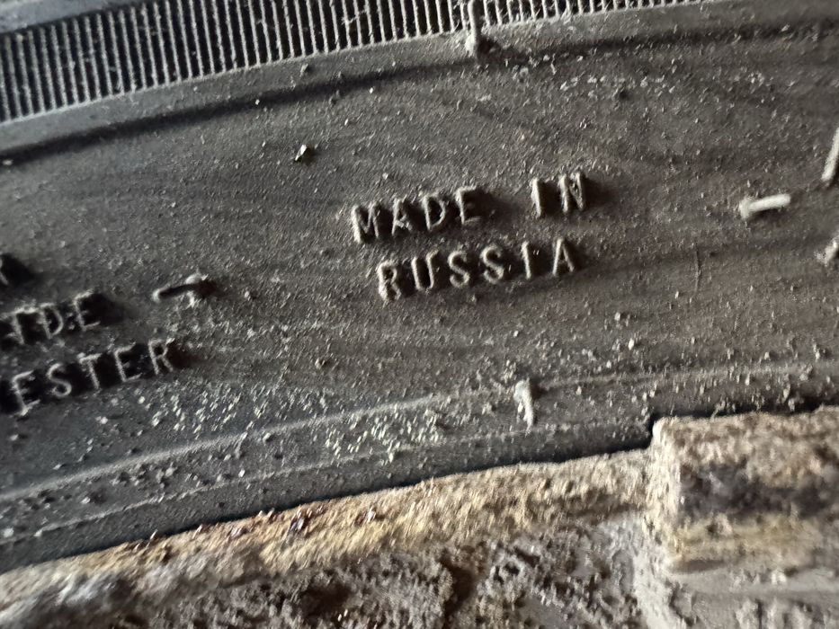 Продам зимову гуму NOKIAN 215/60/16