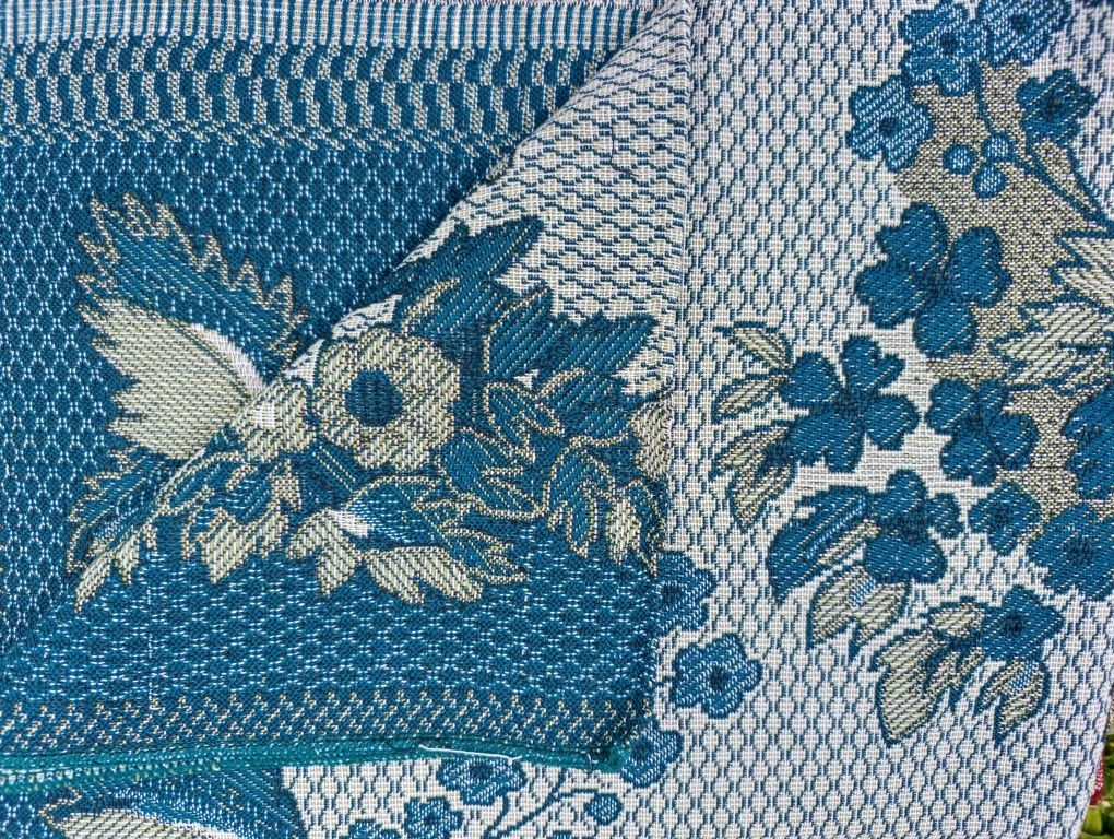 Різні кольори. 150х210. Гобеленове покривало марсалове.