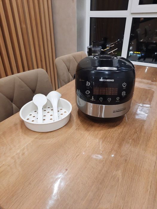 Мультиварка Redmond MRC-90