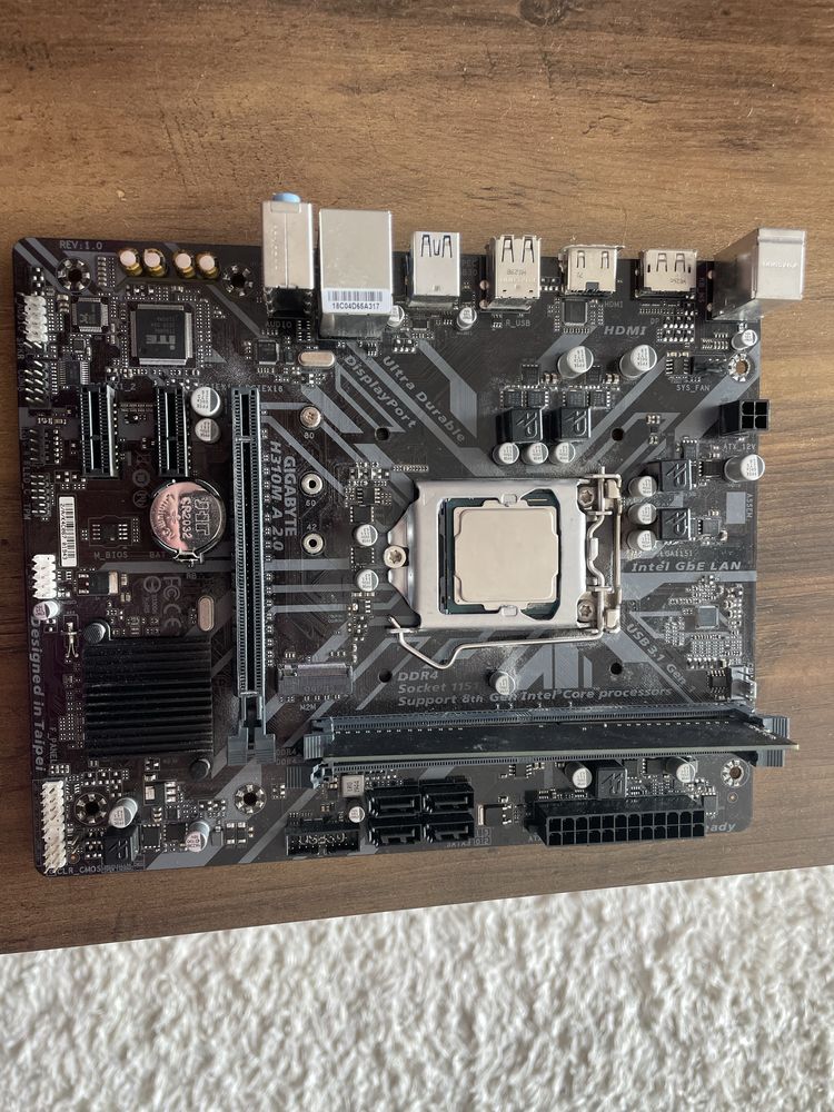 Gigbyte h310m a2.0 + intel i5 9400f + ddr4 16gb