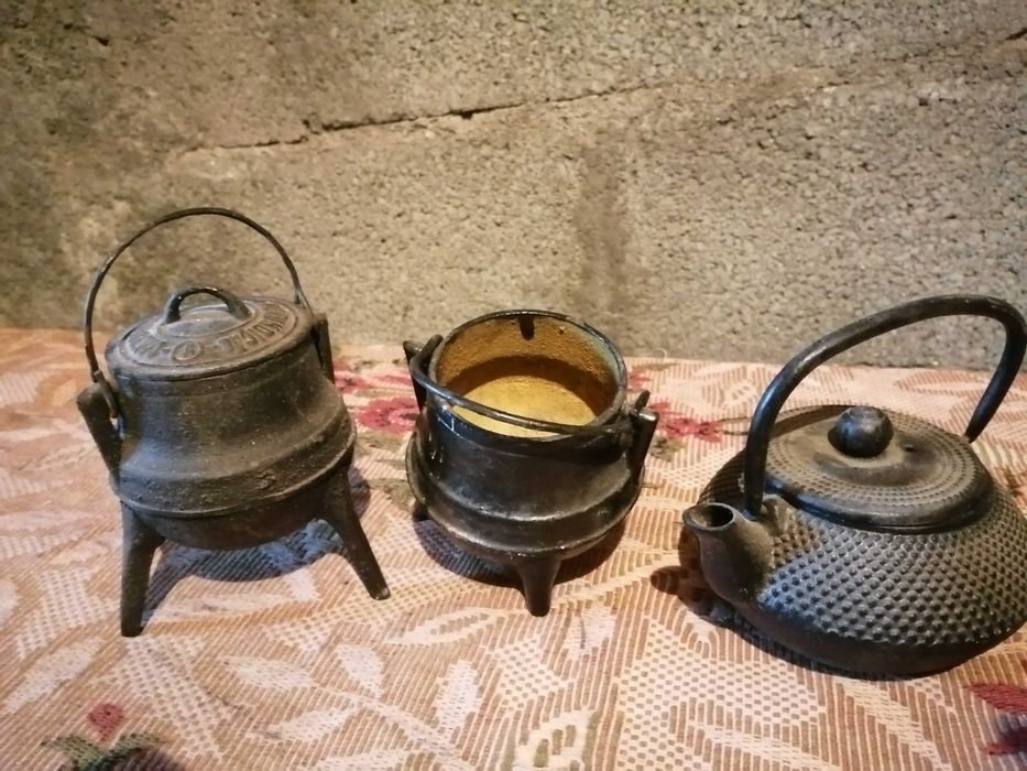 Potes 3 pernas antigos