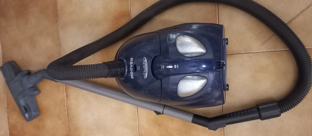 Vendo aspirador Hoover com boa aspiração