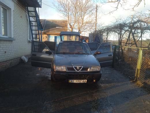 Продам запчастини alfa romeo 1990