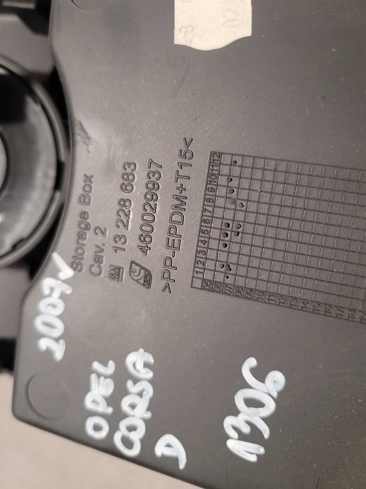 Włącznik przełącznik świateł z obudową Opel Corsa D 132.286.83 2 szt