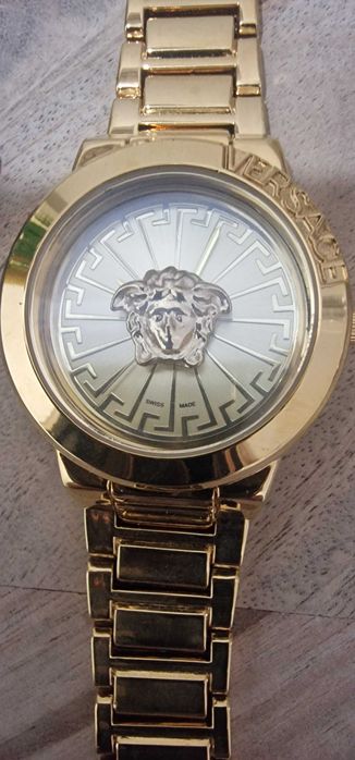 Vendo relógios variados