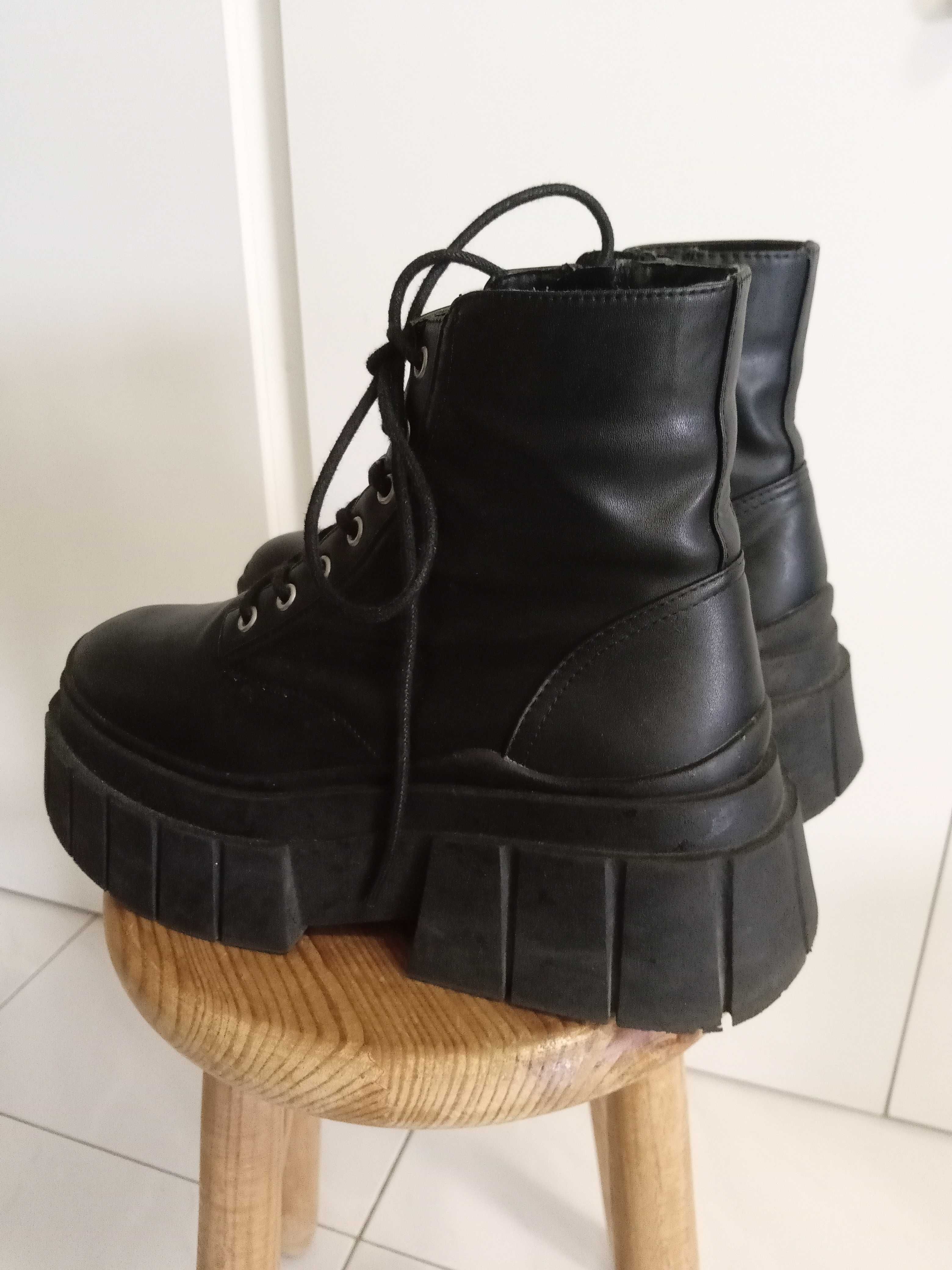 Botas pretas Bershka