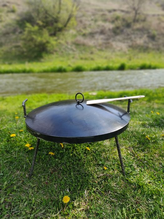 Сковорода із диска борони 50 см з кришкою ручками і ніжками на вогонь