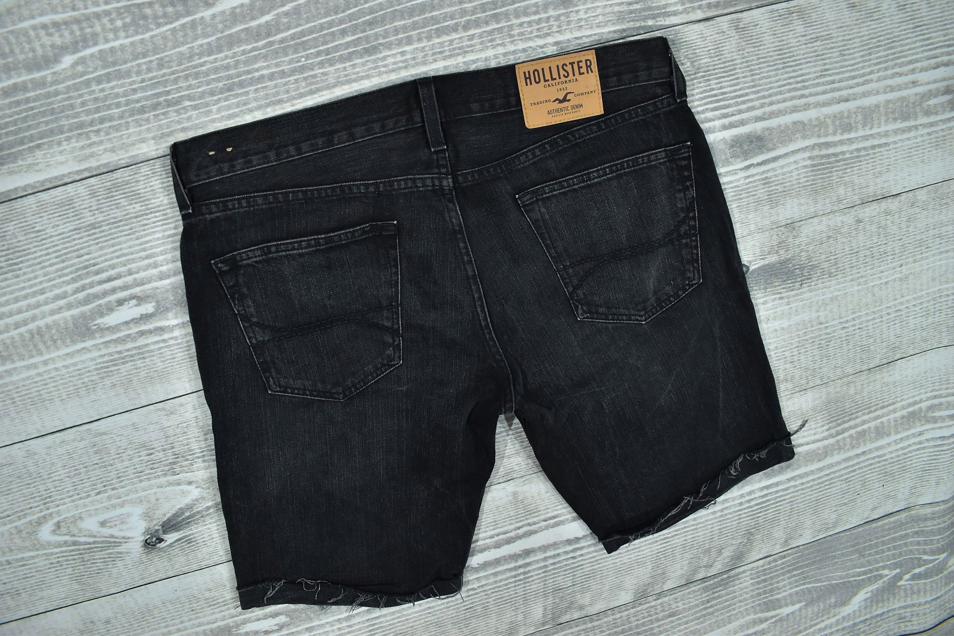 HOLLISTER Męskie Spodenki Jeansowe Bermudy 34