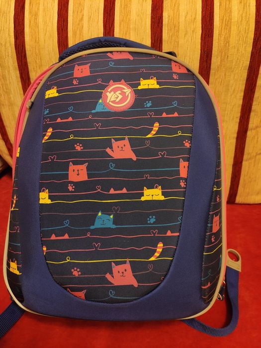 Рюкзак школьный каркасный YES H-28 Cats (558040) б/у