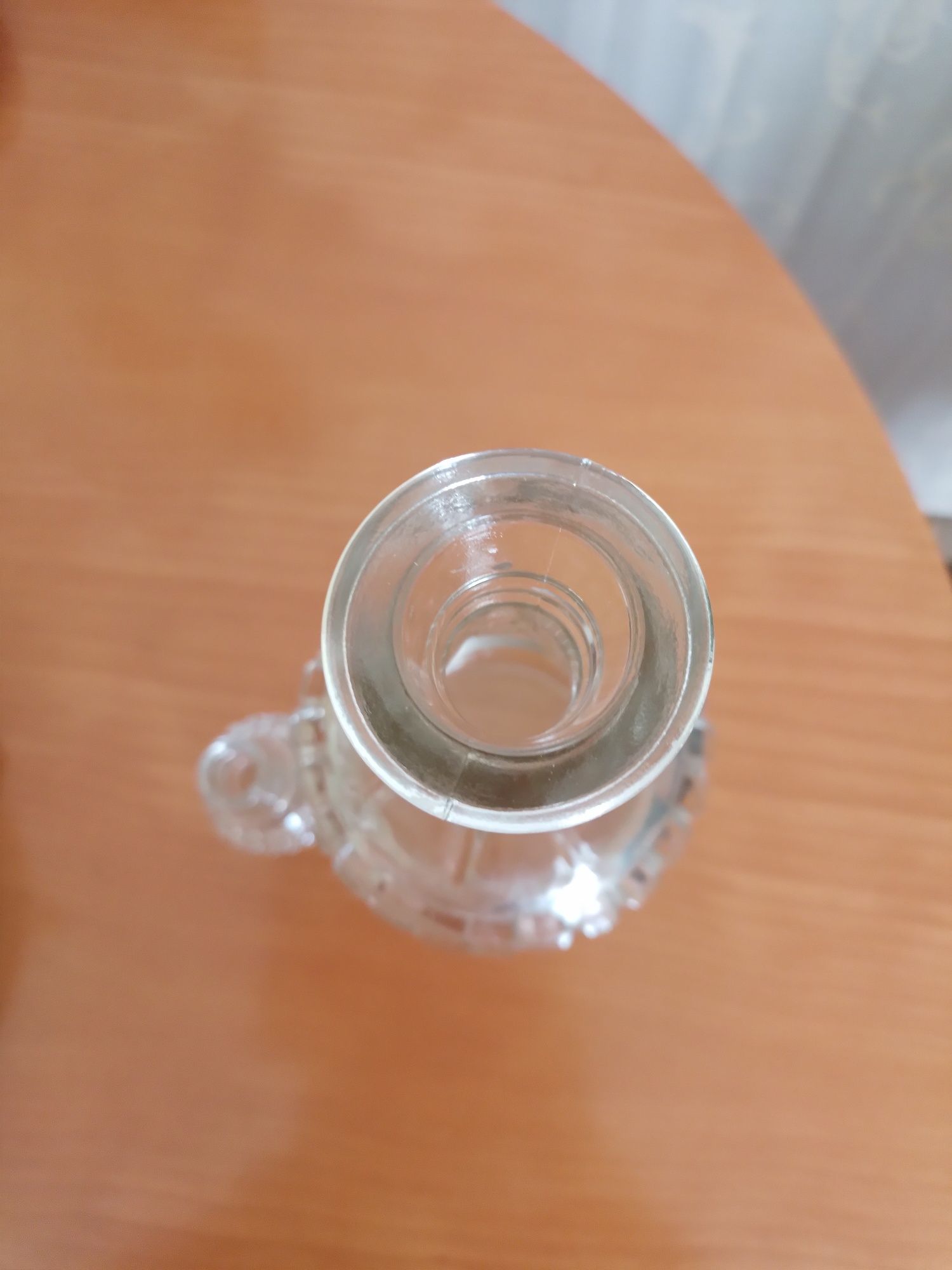 Karafka wintage ze szkla prasowanego