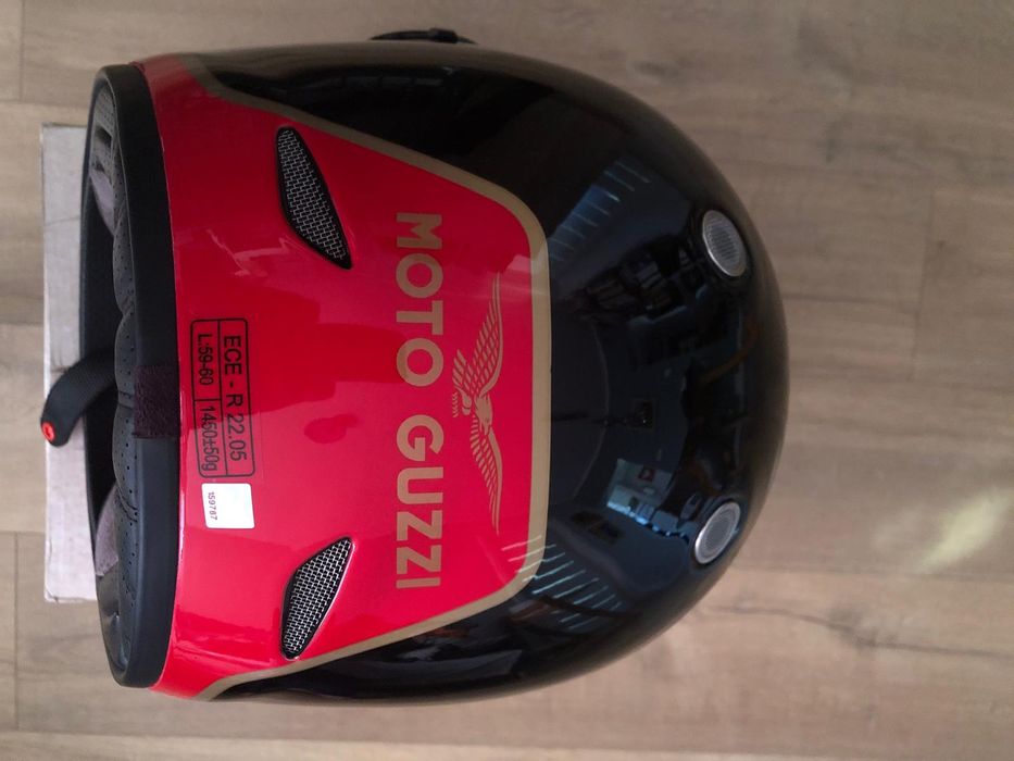 Kask na motocykl, skuter, quad włoskiej firmy Moto Guzzi