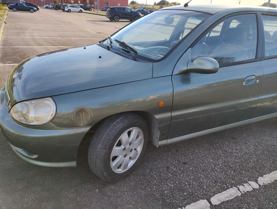 Kia Rio 2001 gasolina em muito bom estado!