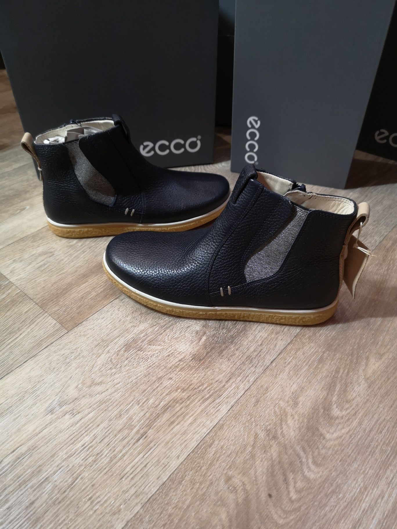 Ботинки демисезонные для девочки Ecco