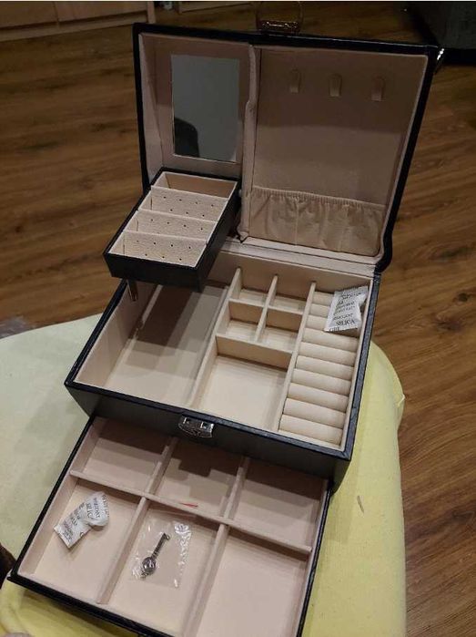 KUFEREK szkatułka pudełko organizer na biżuterię zegarki XXLna kluczyk